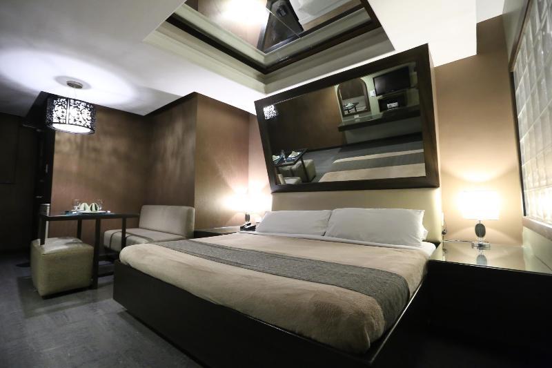 Victoria Court Suites Pasig Bagian luar foto