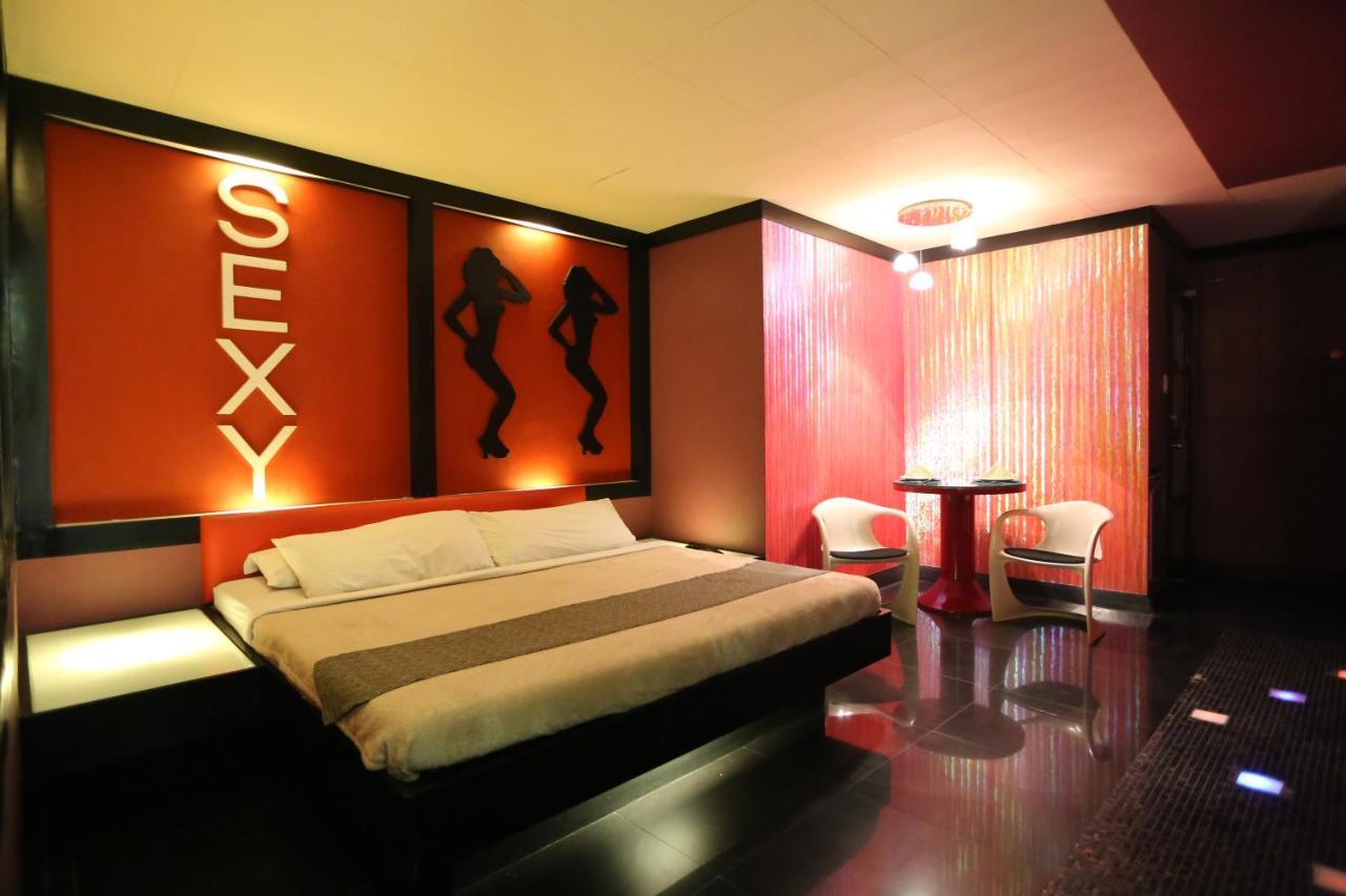 Victoria Court Suites Pasig Bagian luar foto